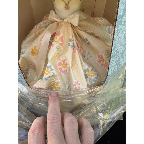 Rare 1960 Gilbert Doll Lamp Still In Box Floral Shade & Dress Boudoir Lady lamp - Picture 7 of 12